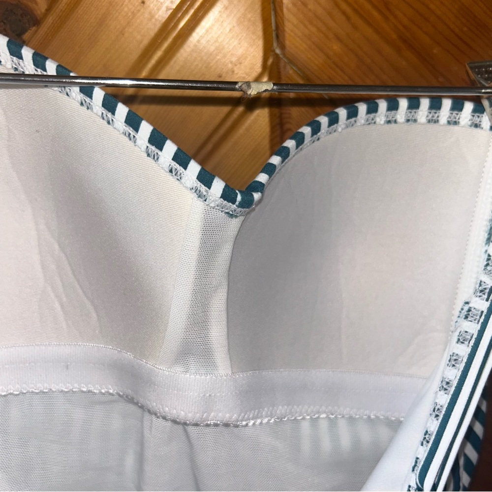 Striped Green and White Swimsuit by Nip Tuck sz 4 - Picture 5 of 7